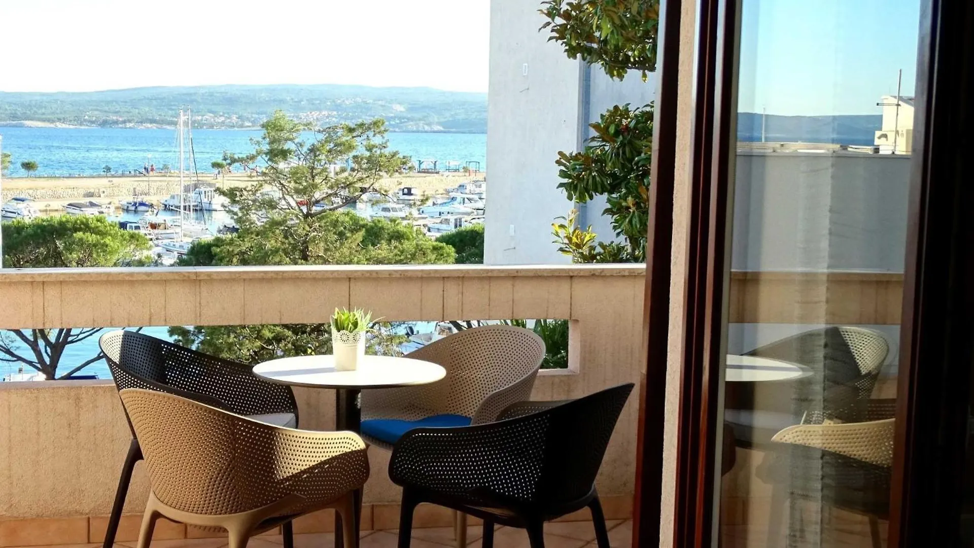Comfort Beachfront Crikvenica Apartments