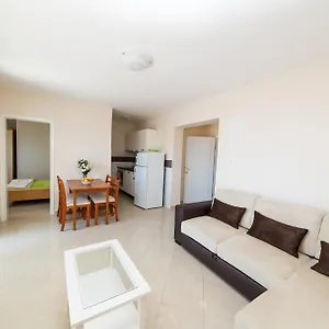  Apartman Sundecker